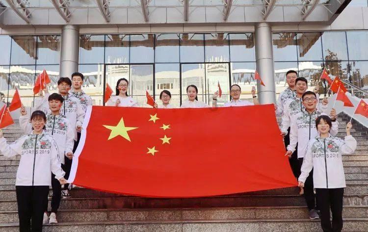 为海南热带雨林立传：读杨海蒂散文集《试卷上的作家-杂花生树》